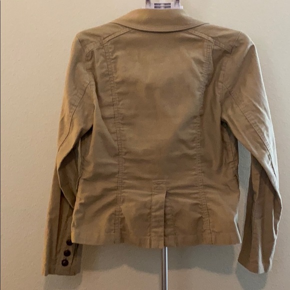 Jacket 🧥 - Picture 4 of 5